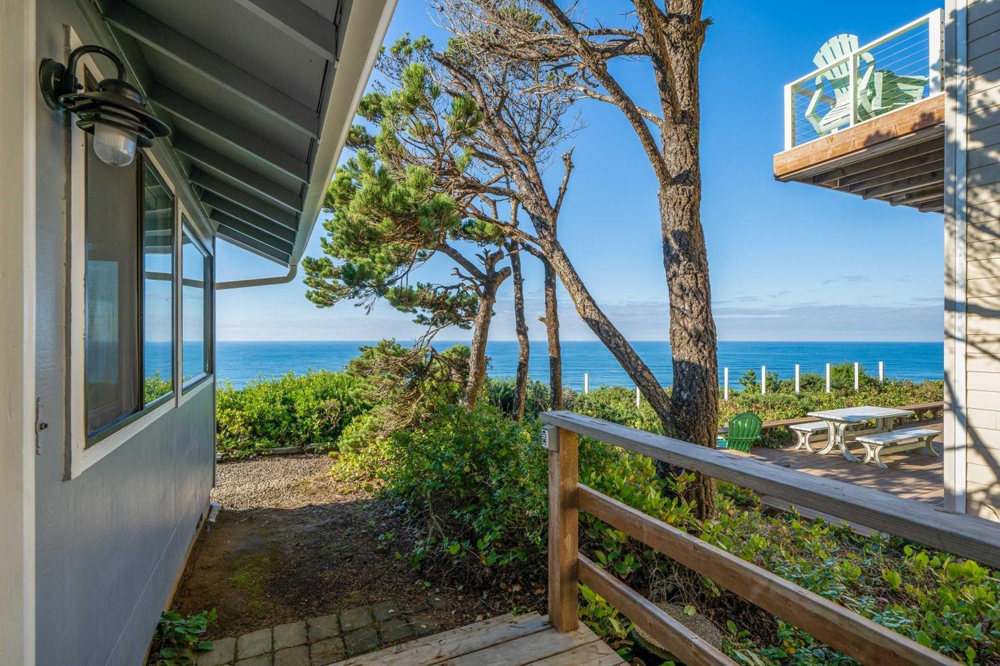Lawton'S View Villa Lincoln City Exterior photo