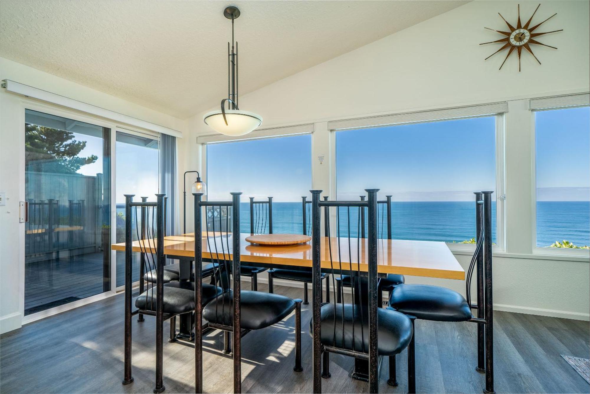 Lawton'S View Villa Lincoln City Exterior photo