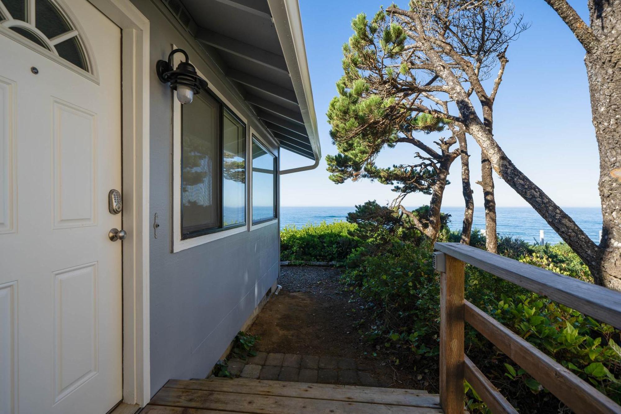 Lawton'S View Villa Lincoln City Exterior photo